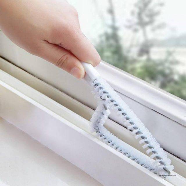 Practical Window Cleaning Brush Cleaning  Homy Farmy https://homyfarmy.com https://homyfarmy.com/practical-window-cleaning-brush/
